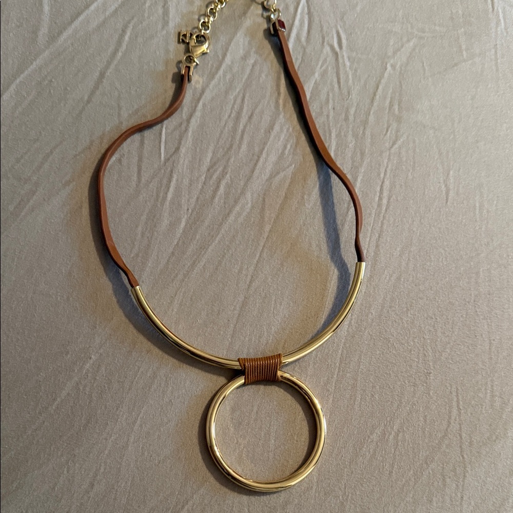 Elegant Gold and Brown Necklace